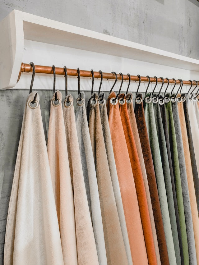 Curtain Buying Guide: How to Choose Fabric, Length, Width, and Hanging Style