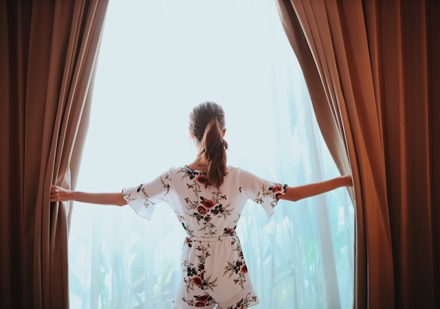 Common Curtain Buying Mistakes: Wrong Length, Width, Fabric, Color, and Panel Count