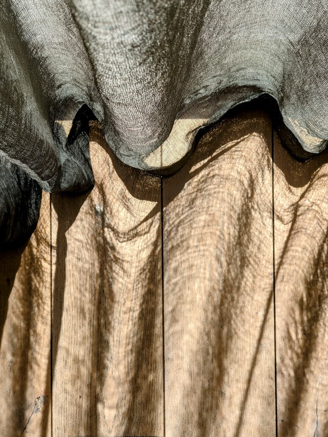 How to Choose Light-Filtering Curtains for Living Rooms and Bedrooms