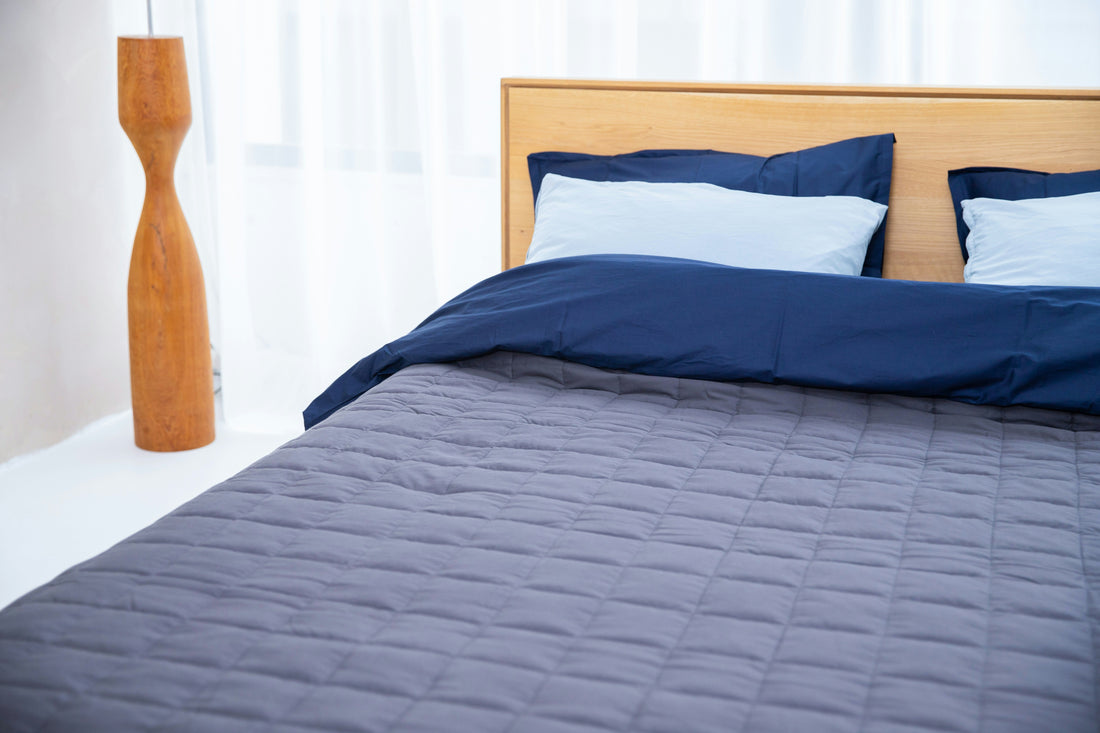 How to Choose a Lightweight Quilt for All-Season Bedding