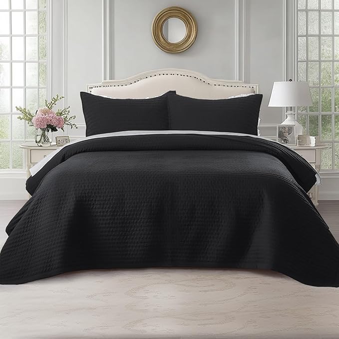KASENTEX Oversized Queen Quilt Set 102"x106" – Soft Washed 3-Layer Lightweight Bedspread, Minimalist Nordic Design, All-Season Spring & Summer Quilt Set (1 Quilt + 2 Pillow Shams), Jet Black