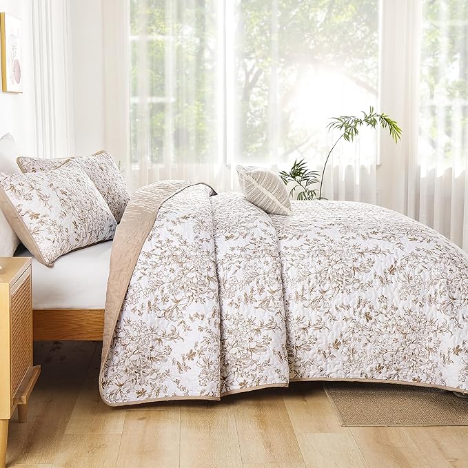 WONGS BEDDING Queen Size Quilt Set, Brown Quilt Bedding Set with 2 Pillowcases, Botanical Quilt for Queen Bed, Soft Microfiber Lightweight Coverlet Bedspread for All Season (96"×90", 3 Pieces)