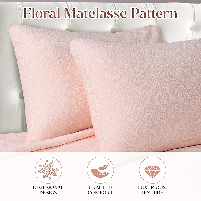 Superior 3 Piece Bedspread Set, Home Bed Decor, Decorative Bed Spread, 2 Pillow Shams, Medium Weight Blanket, Floral Matelasse Coverlet, Bedding Essentials, Enzy Collection, King, Peach