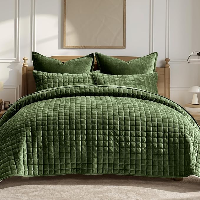 RECYCO Luxury Velvet Quilt Set King Size Bedding Sets, Ultra Soft Velvet Comforter Set, Lightweight Channel Box Stitch Oversized Bedspread Coverlet for All Season, with 2 Shams, Loden Green