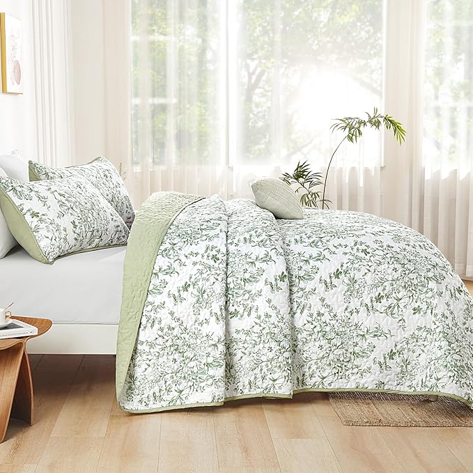 WONGS BEDDING Quilt King Size, Sage Green Quilt Bedding Set with 2 Pillowcases, Botanical Quilt for King Bed, Soft Microfiber Lightweight Coverlet Bedspread for All Season (110"×90", 3 Pieces)