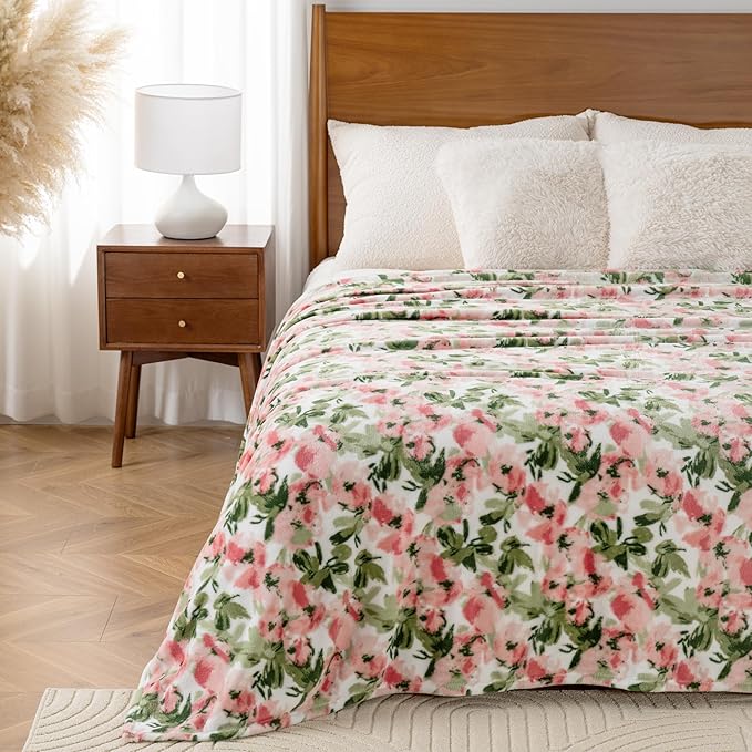 Luxury Printed Fleece Warm Blanket, Soft Lightweight Velvety Plush Throw for Couch and Bed, Cozy Comfy for All Seasons(Ivory Pink Flowers, 70×90 Inches)