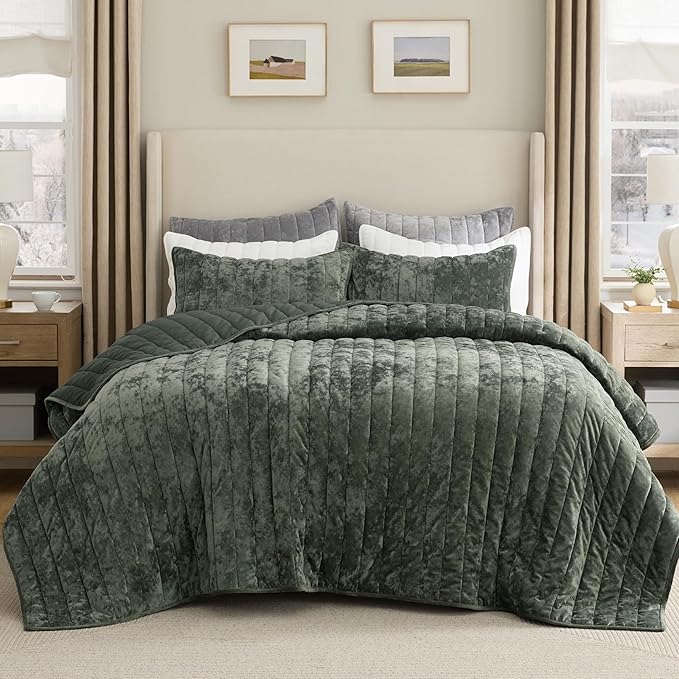 Bedsure Velvet Quilt Queen Size Set - Lightweight Velvet Comforter Queen, Luxury Bedspread Coverlet, Ultra-Soft Winter Bedding Set with 2 Pillow Shams, 90"x96", Olive Green