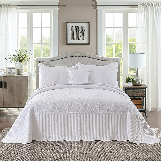HoneiLife California King Quilt - Oversized King Bedspreads 120x120, 4-Piece Cal King Quilt Sets,Rustic Bedding Sets King Size,Reversible Coverlets Lightweight Bed Cover for All Season Use-White
